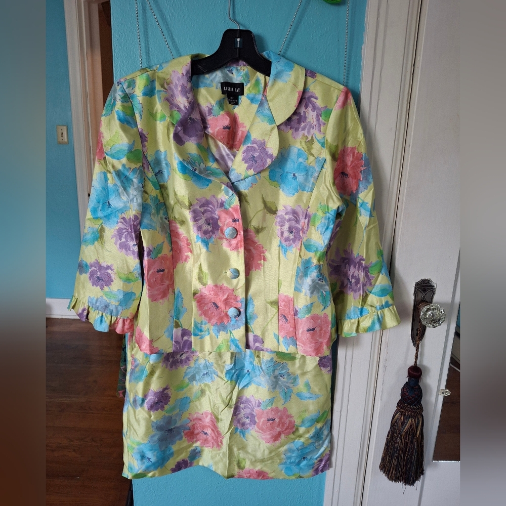 Vintage Leslie Fay Skirt Jacket Suit Wm 12P Ruffle 3/4 Sleeve Butt Front Floral